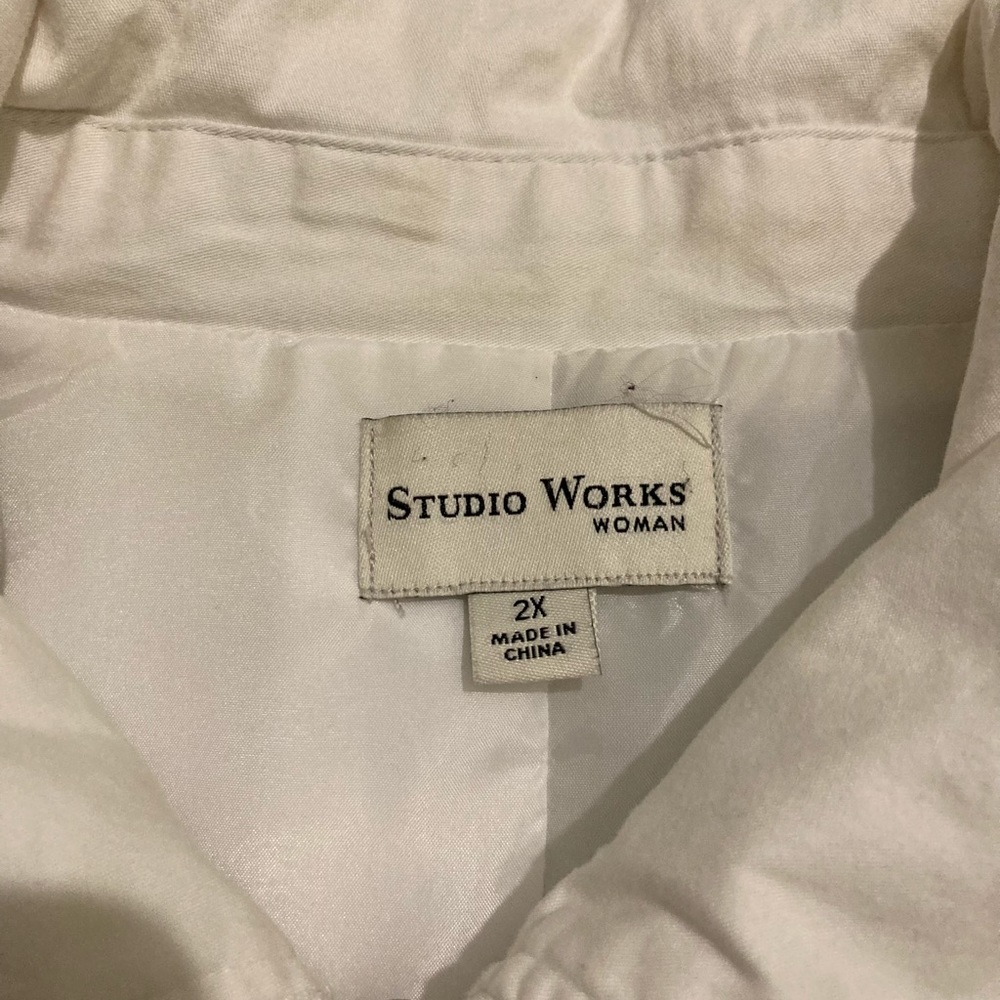 White Full Zip Spring Jacket. Studio Works Size X… - image 4
